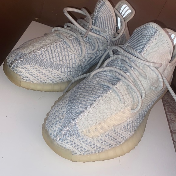 YEEZY 350 - Picture 1 of 2